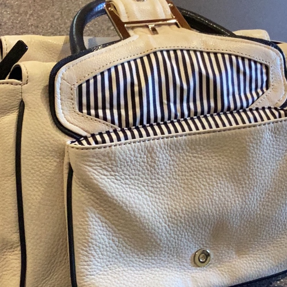 Kate Spade Black and Cream Shoulder Bag - Picture 4 of 10